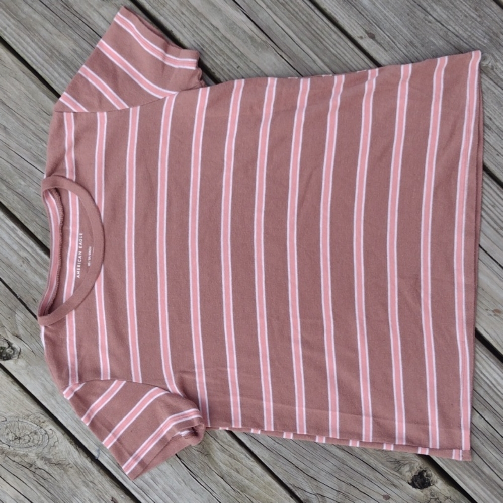 American Eagle tee. Size XS